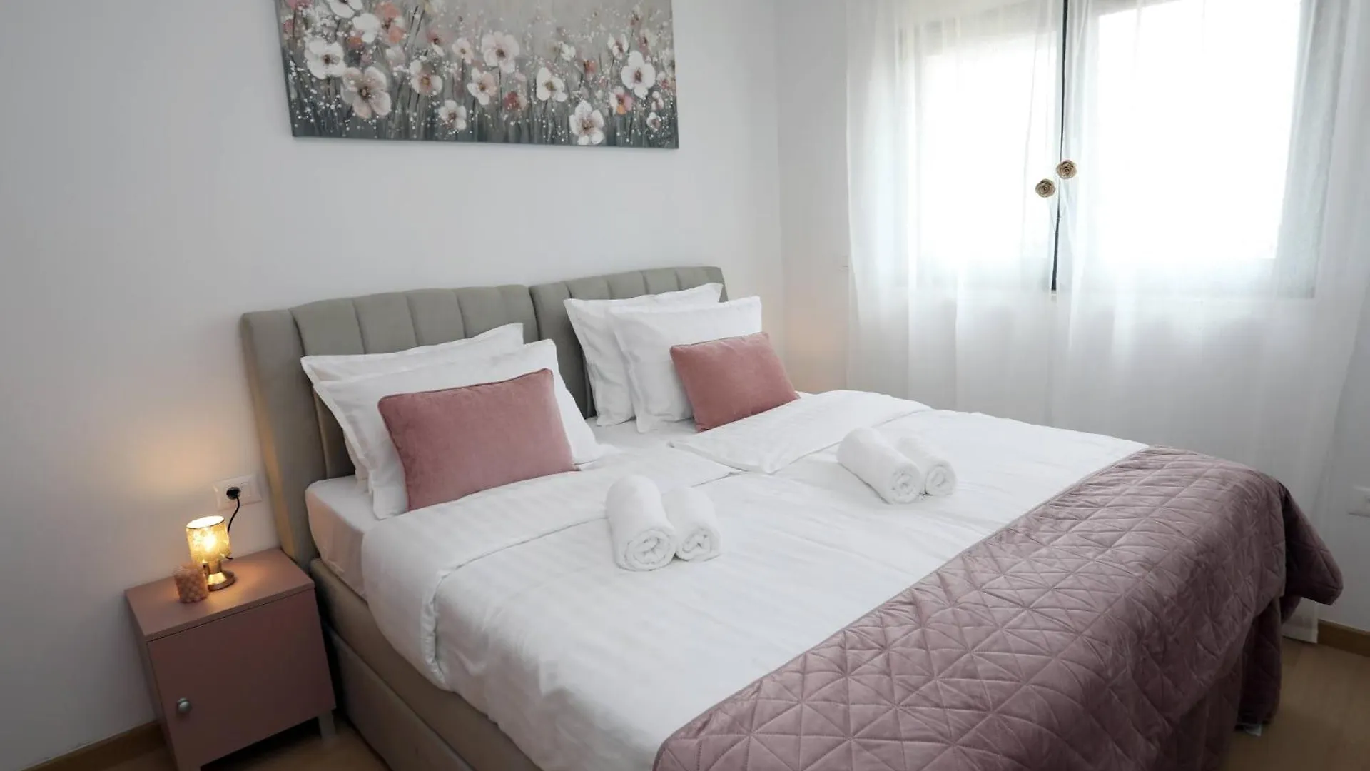 Apartment New Luxury Air-Conditioned Apartment, With Jacuzzi, Free Parking And Gardens Pula