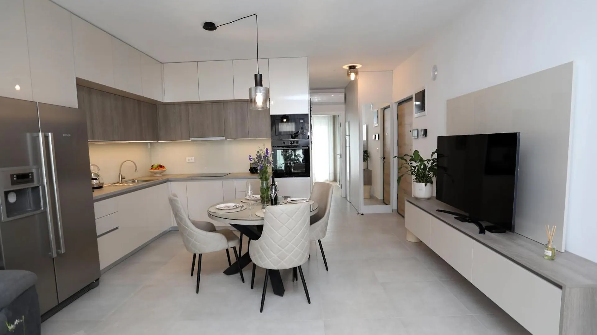 New Luxury Air-Conditioned Apartment, With Jacuzzi, Free Parking And Gardens Pula 0*,